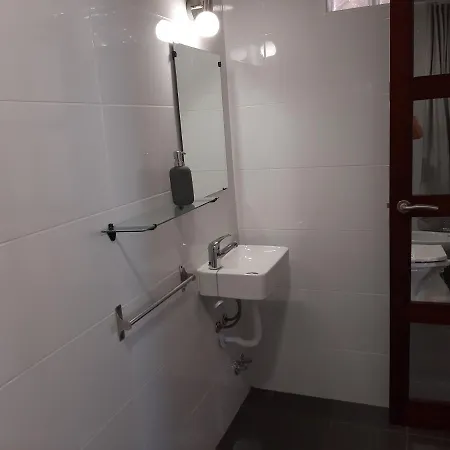 A Cerca Lagos